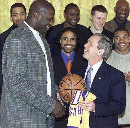 待两名关键 待两名关键