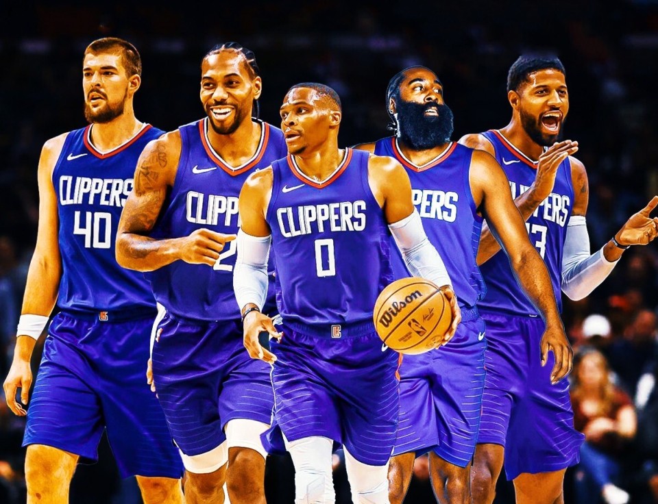 后场出球被 后场出球被