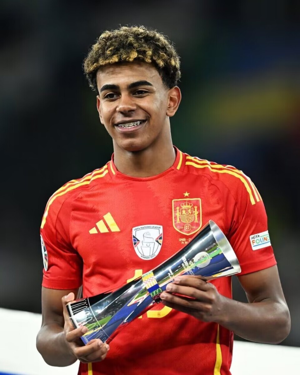 才足以在拉 才足以在拉