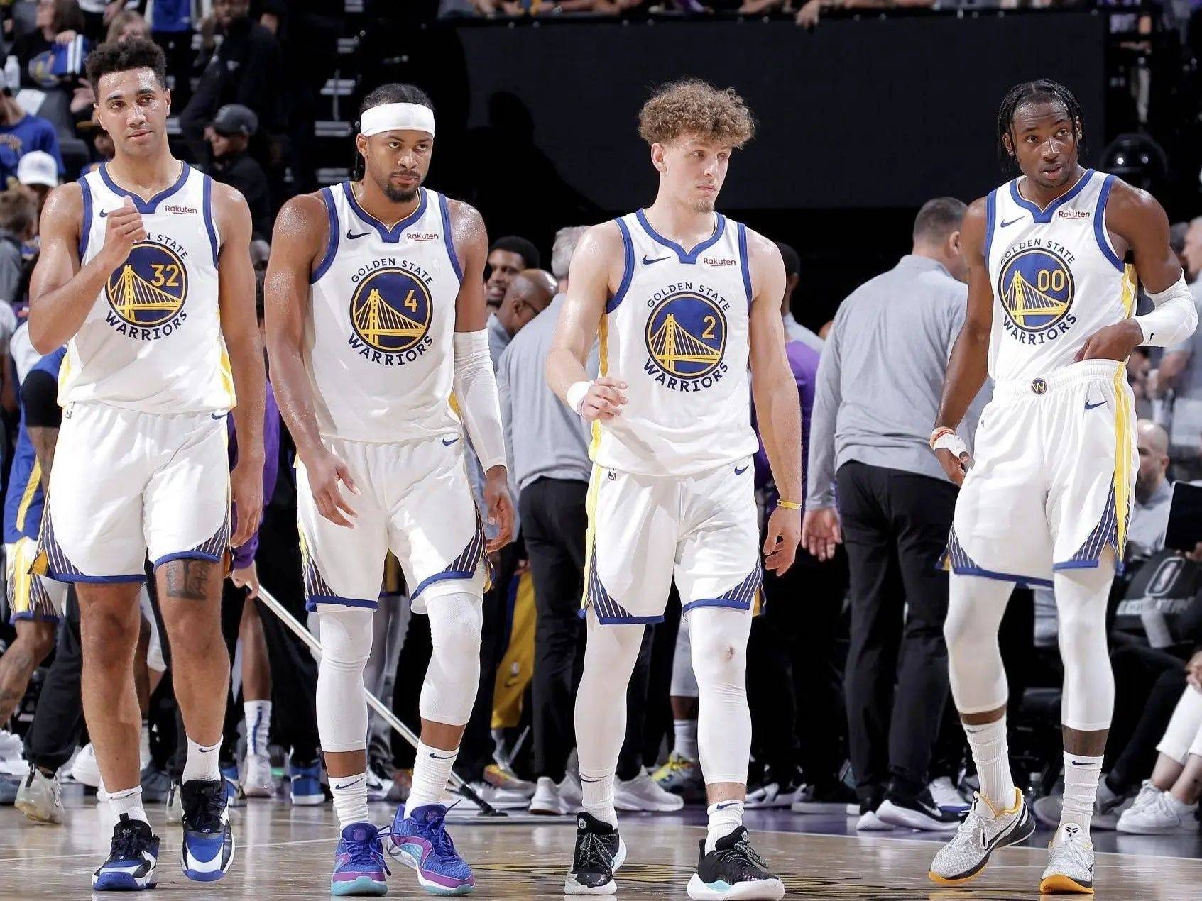 配合队友控 配合队友控